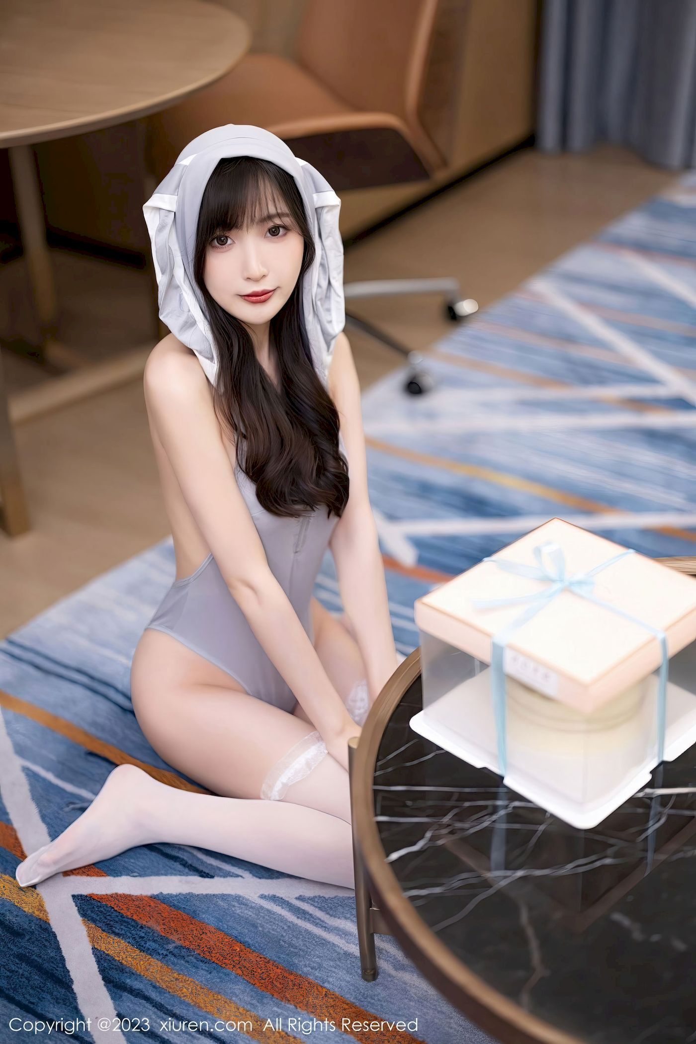 [秀人XiuRen] No.6762 模特林星阑 – 开叉服饰+白色丝袜性感写真-小乔阁