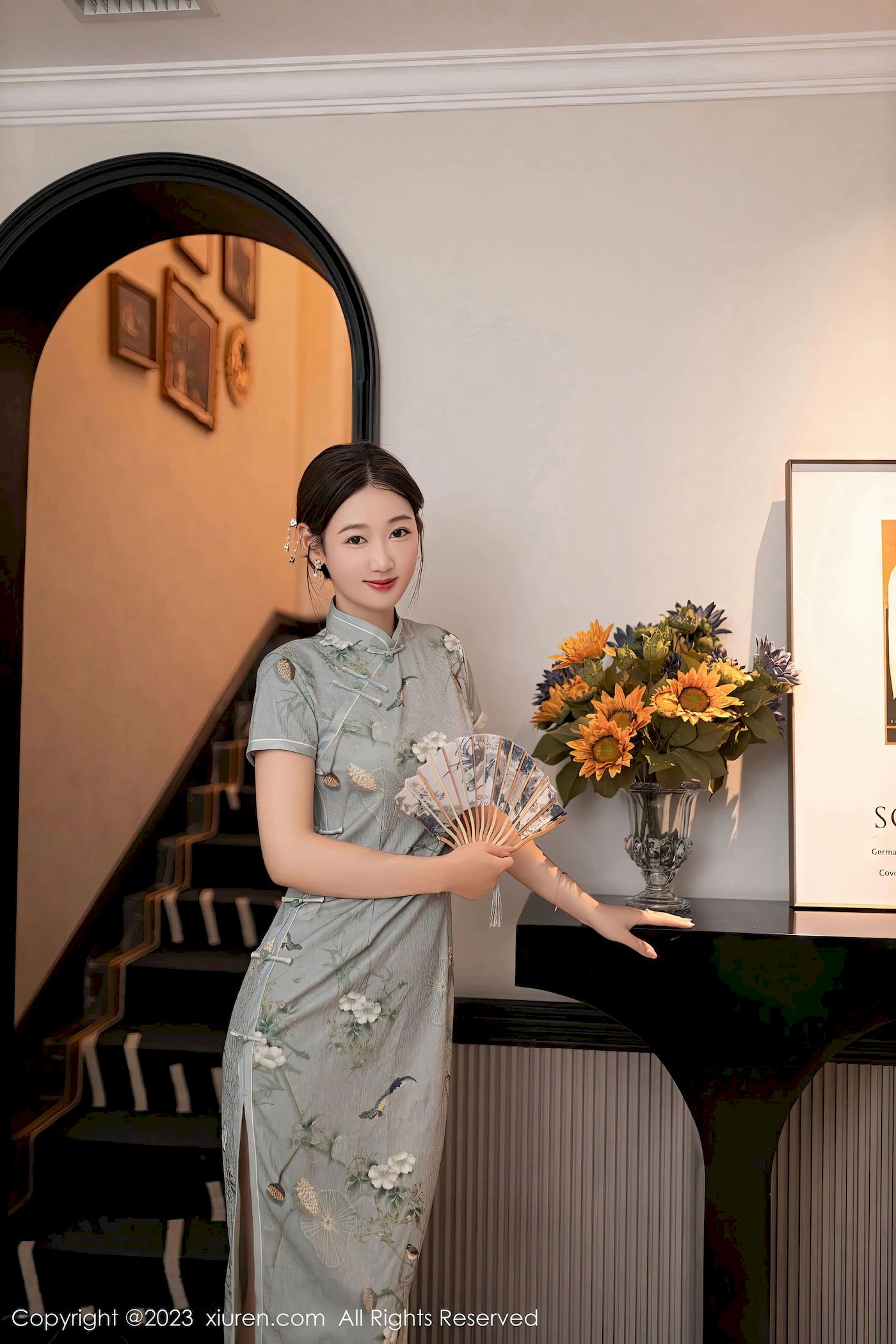 [秀人XiuRen] No.7232 唐安琪 – 旗袍服饰+原色丝袜巴厘岛旅拍-小乔阁