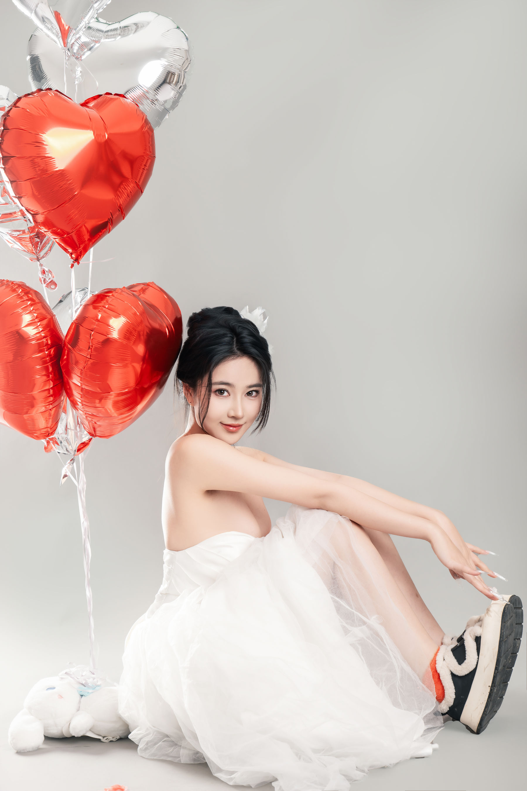 网络美女Nnian白色婚纱LOVE情人节特别篇摄影写真-小乔阁