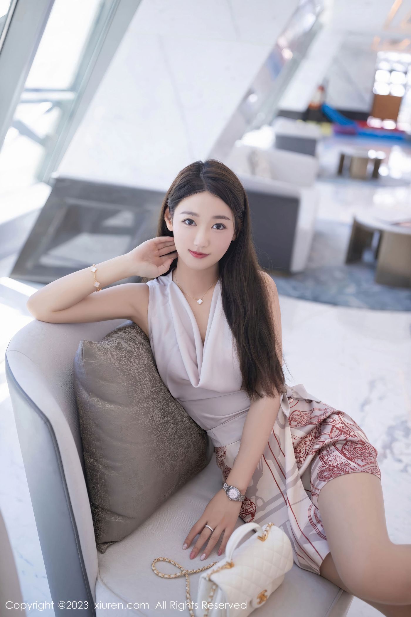 图片[10]-[秀人XiuRen] No.7264 唐安琪 – 淡粉上衣+诱人灰丝珠三角旅拍-小乔阁