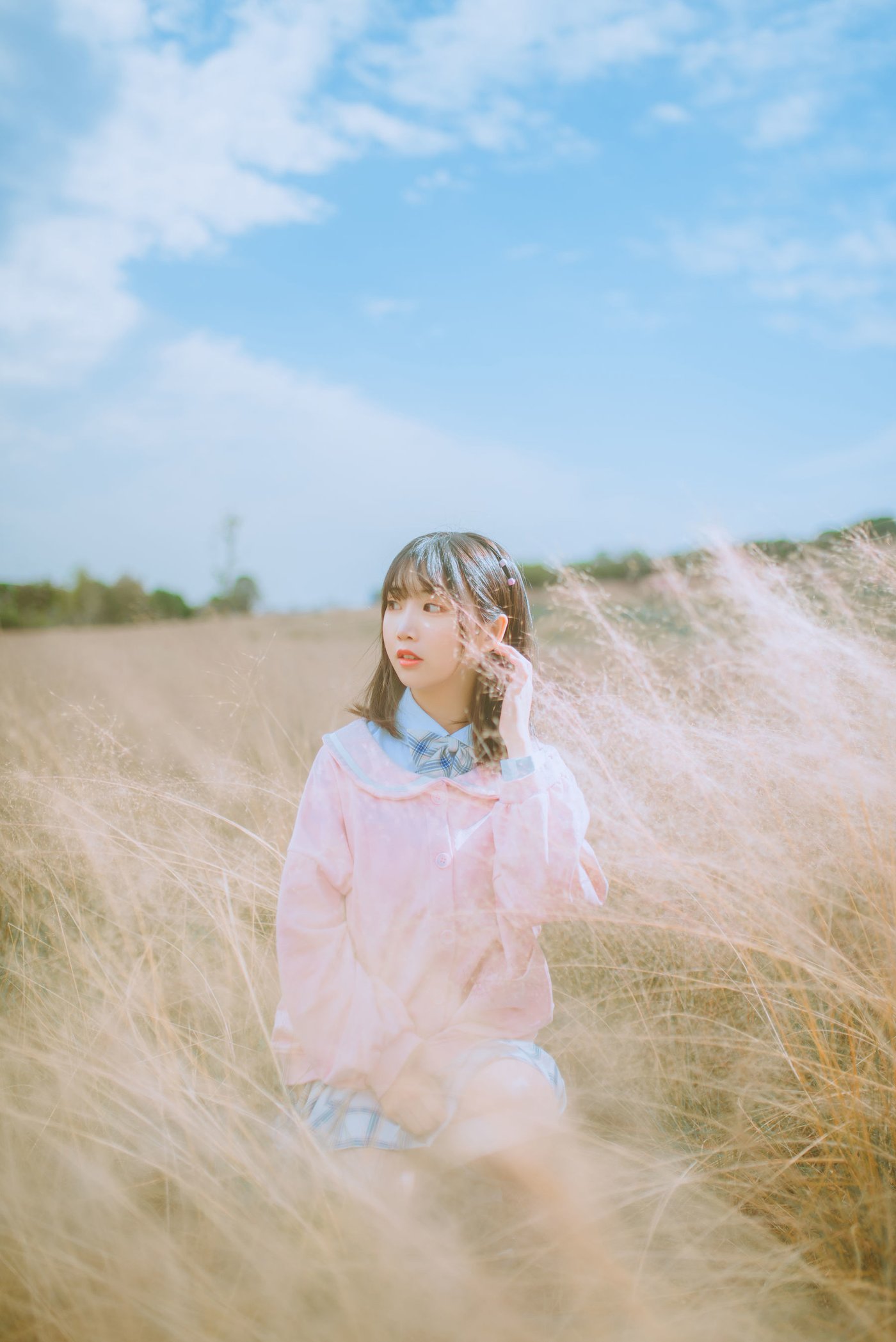 清新软妹面饼仙儿JK制服粉黛草场景粉色风格户外写真-小乔阁