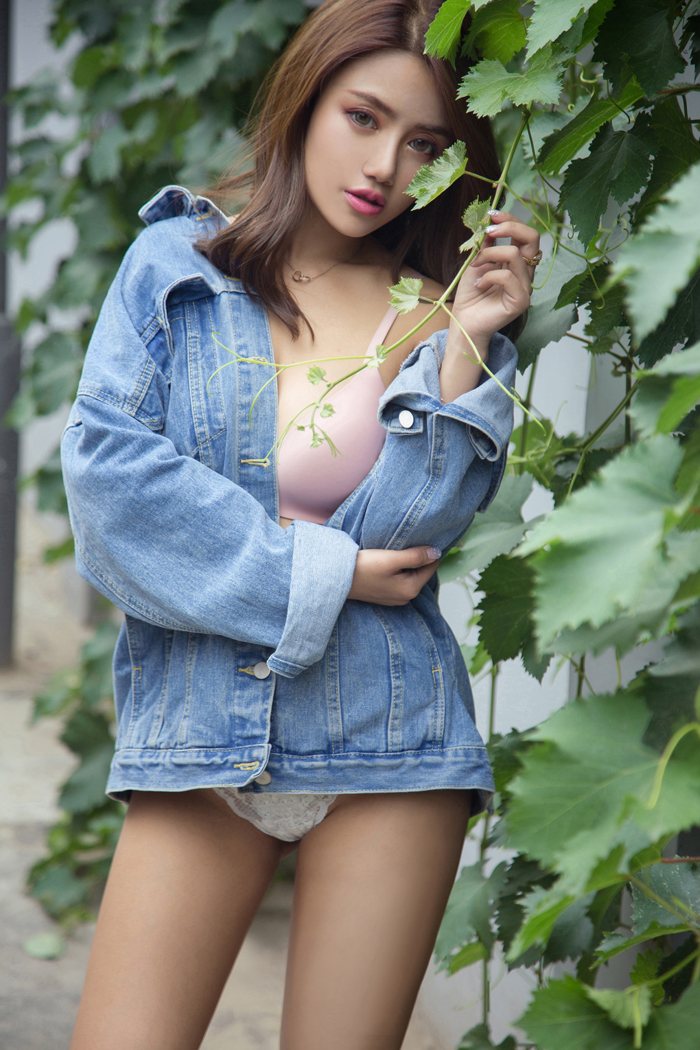 尤果网足球宝贝Gaia性感美胸诱惑翘臀修长美腿写真-小乔阁