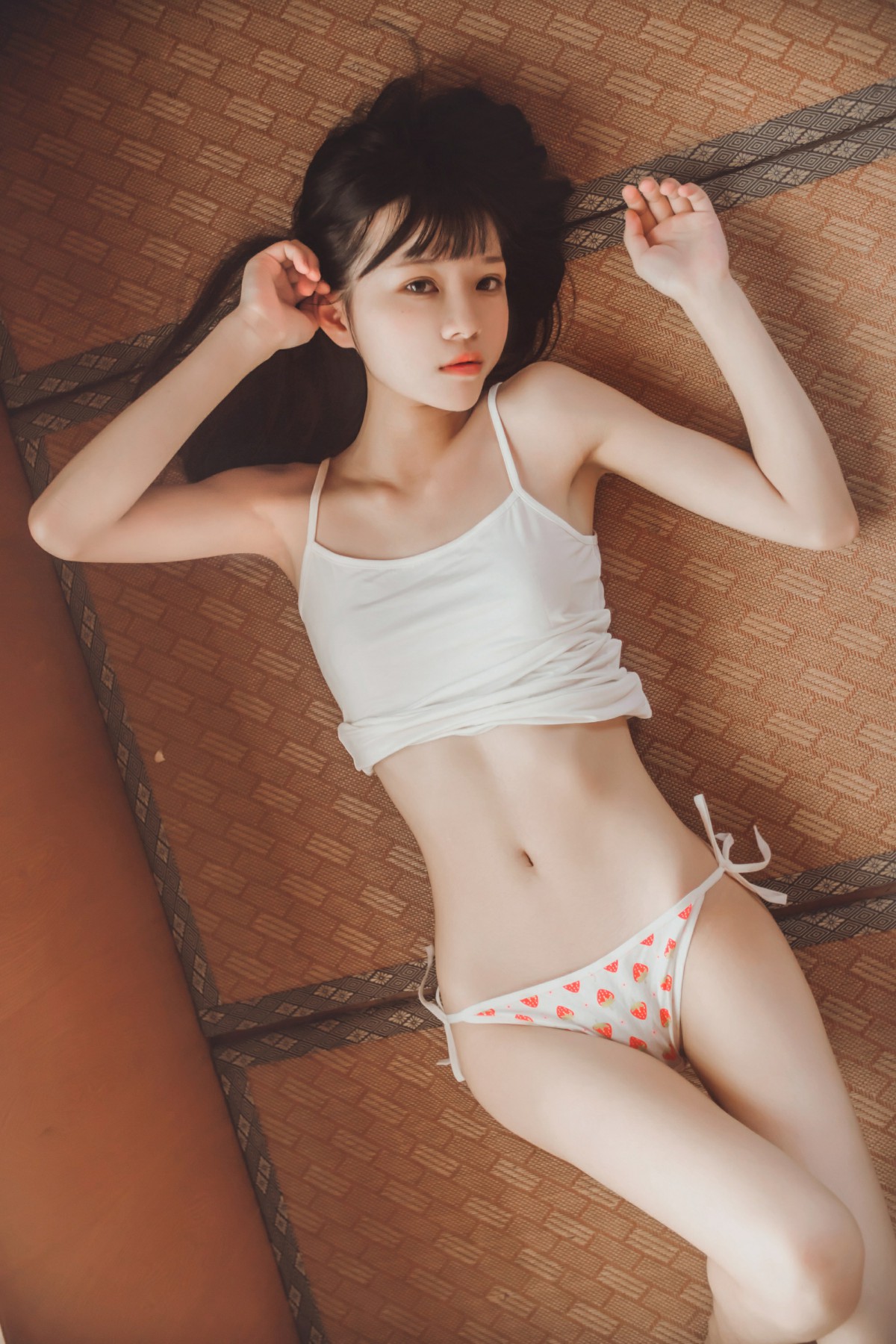 图片[38]-萝莉风COS 桜桃喵 – 小背心2 – COSPLAY-小乔阁
