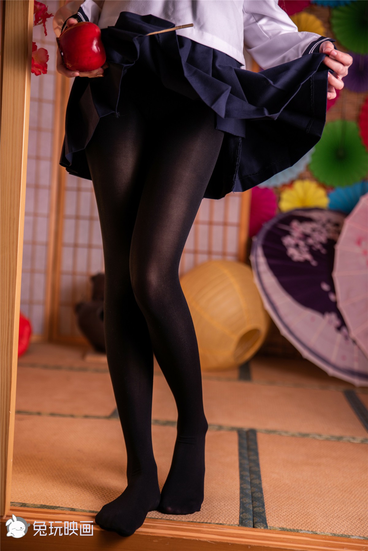 兔玩映画系列 Vol.053 冬天里的黑丝JK裙_ – COSPLAY-小乔阁