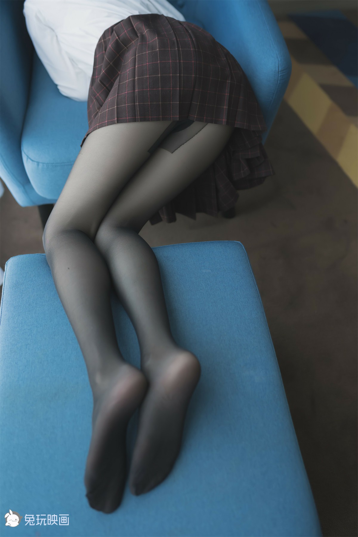 图片[30]-兔玩映画系列 Vol.051 蓝椅子上的黑丝少女_ – COSPLAY-小乔阁