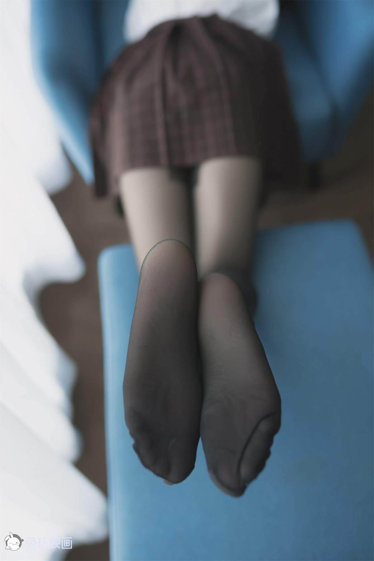 图片[32]-兔玩映画系列 Vol.051 蓝椅子上的黑丝少女_ – COSPLAY-小乔阁