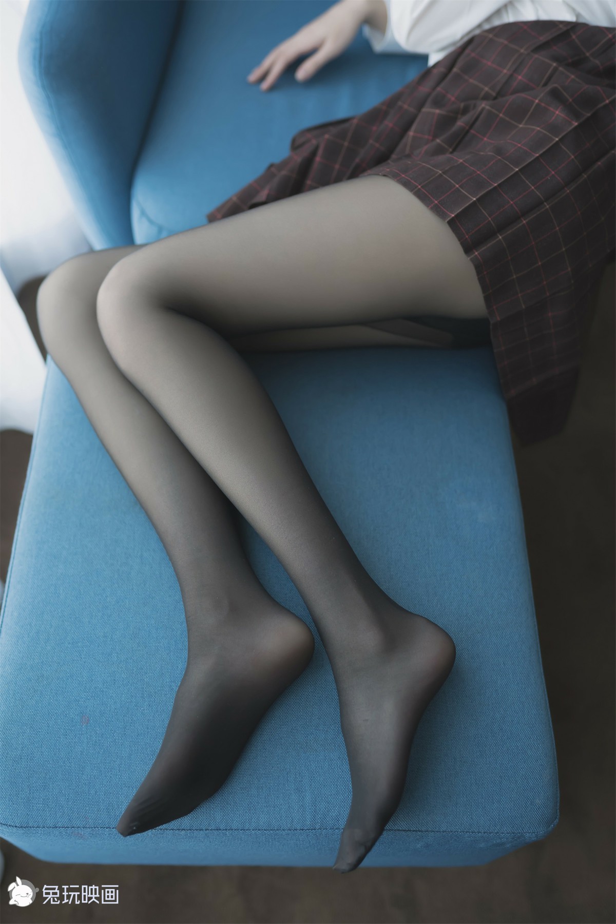 图片[35]-兔玩映画系列 Vol.051 蓝椅子上的黑丝少女_ – COSPLAY-小乔阁