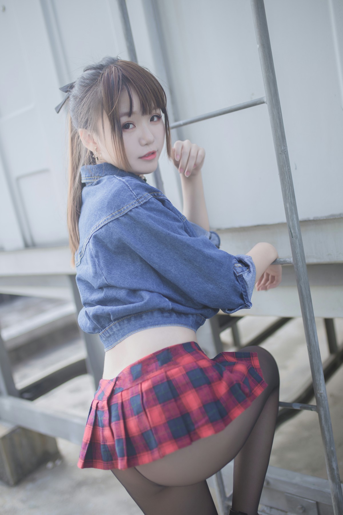 图片[3]-性感人气COSER Yoko宅夏Cos – 红色格子 – COSPLAY-小乔阁