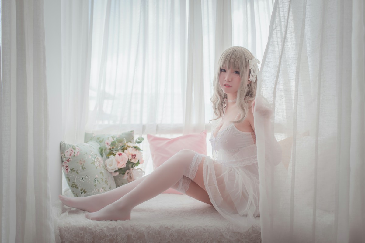 图片[7]-性感人气COSER Yoko宅夏Cos – 白色丝质连衣裙 – COSPLAY-小乔阁