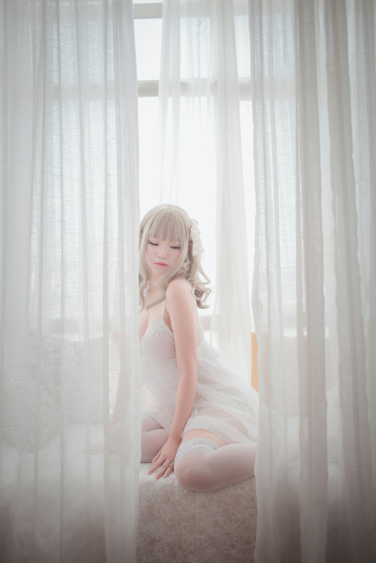 图片[10]-性感人气COSER Yoko宅夏Cos – 白色丝质连衣裙 – COSPLAY-小乔阁