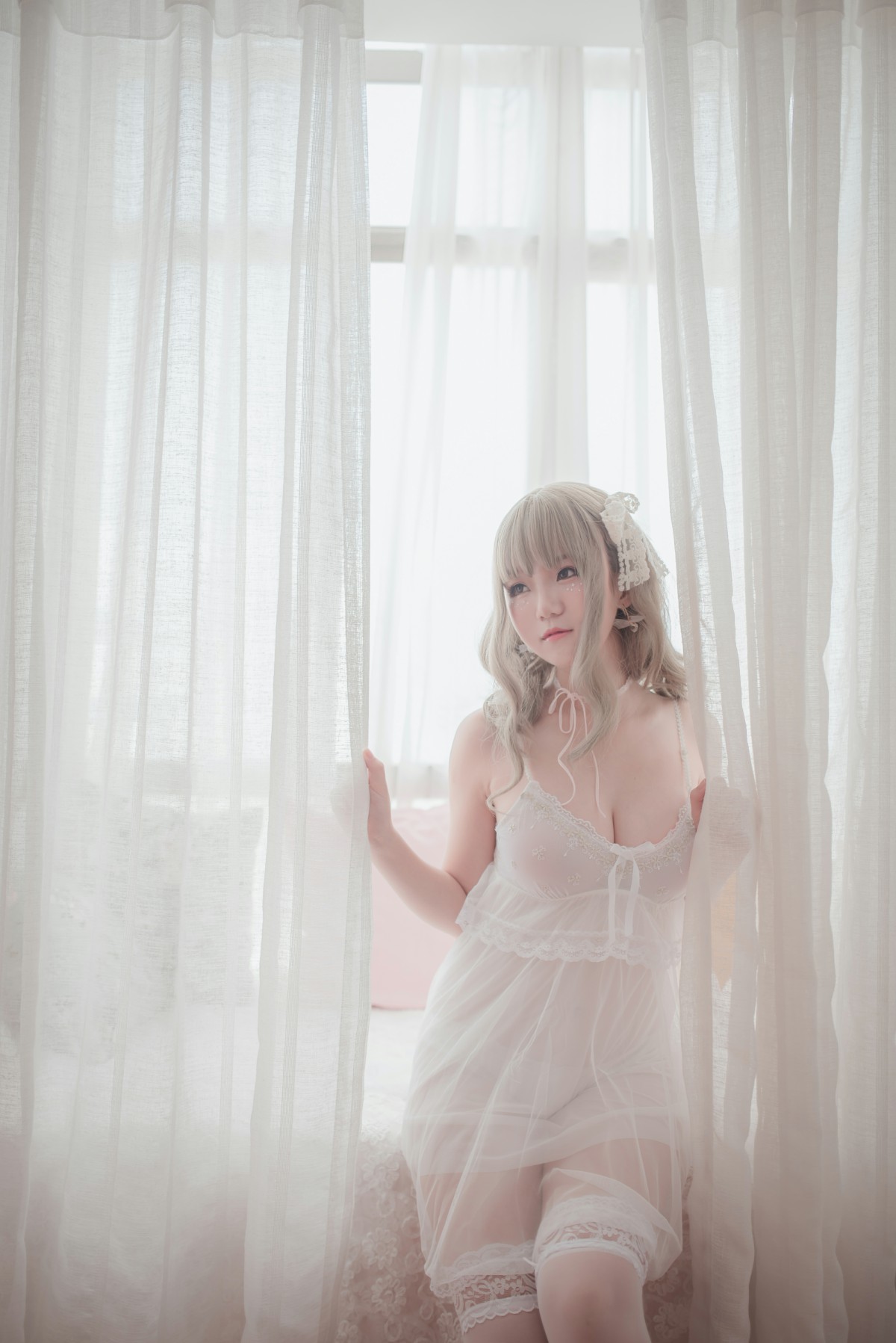 图片[12]-性感人气COSER Yoko宅夏Cos – 白色丝质连衣裙 – COSPLAY-小乔阁