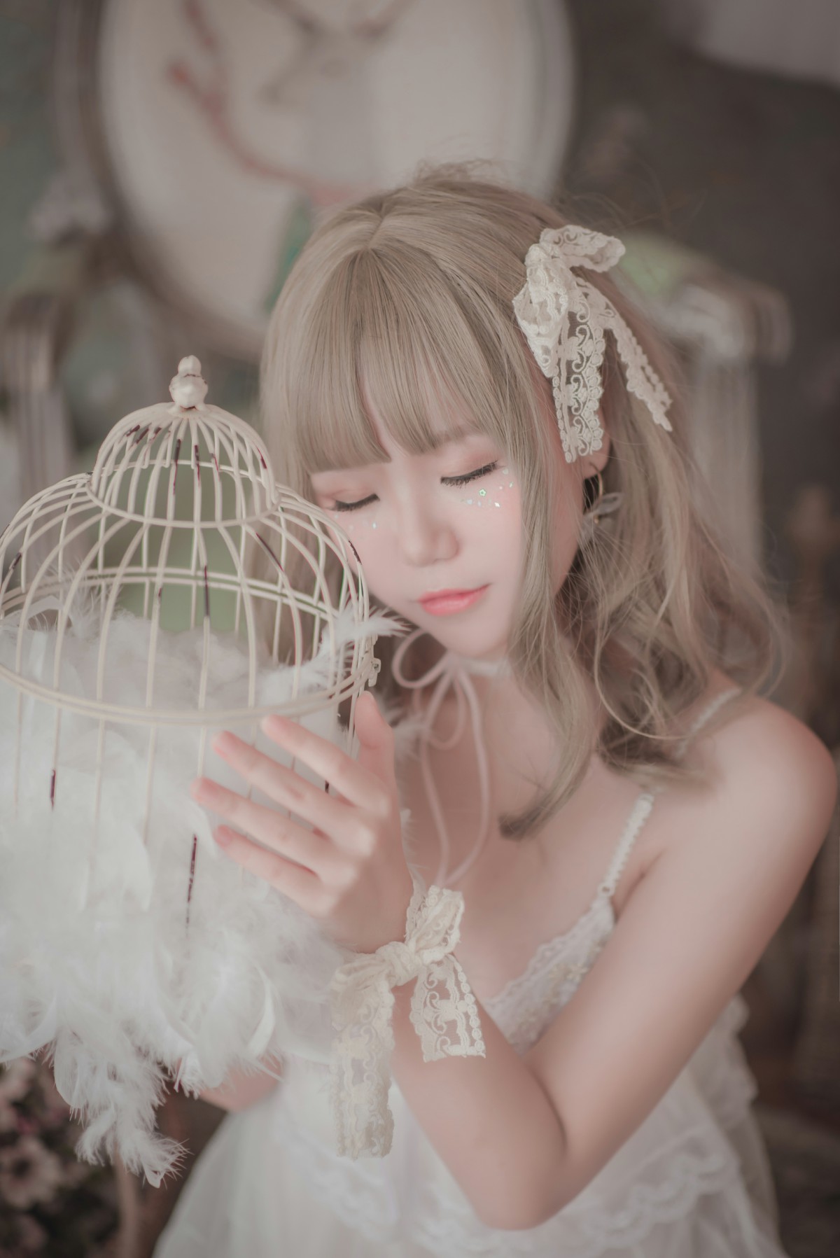 图片[25]-性感人气COSER Yoko宅夏Cos – 白色丝质连衣裙 – COSPLAY-小乔阁