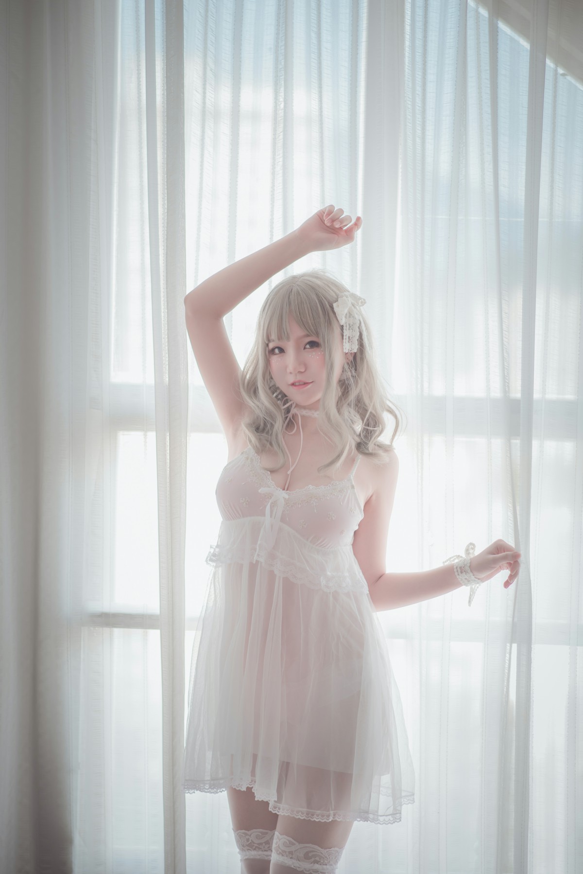 图片[26]-性感人气COSER Yoko宅夏Cos – 白色丝质连衣裙 – COSPLAY-小乔阁