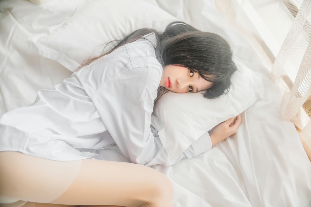 图片[13]-萝莉风COS 桜桃喵 – 白衬衫散发 – COSPLAY-小乔阁