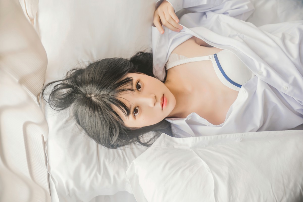 图片[25]-萝莉风COS 桜桃喵 – 白衬衫散发 – COSPLAY-小乔阁