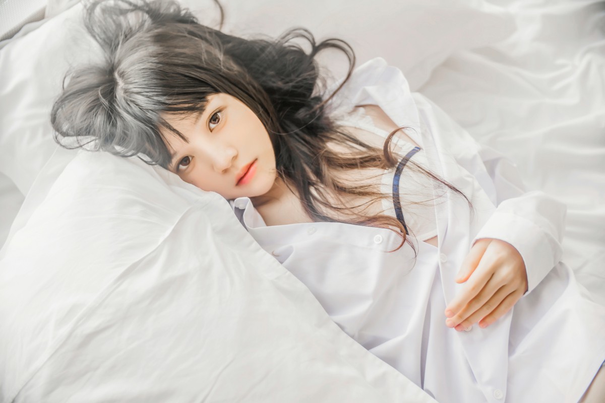 图片[26]-萝莉风COS 桜桃喵 – 白衬衫散发 – COSPLAY-小乔阁