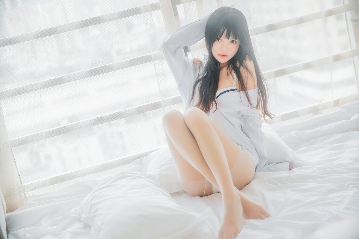 图片[32]-萝莉风COS 桜桃喵 – 白衬衫散发 – COSPLAY-小乔阁