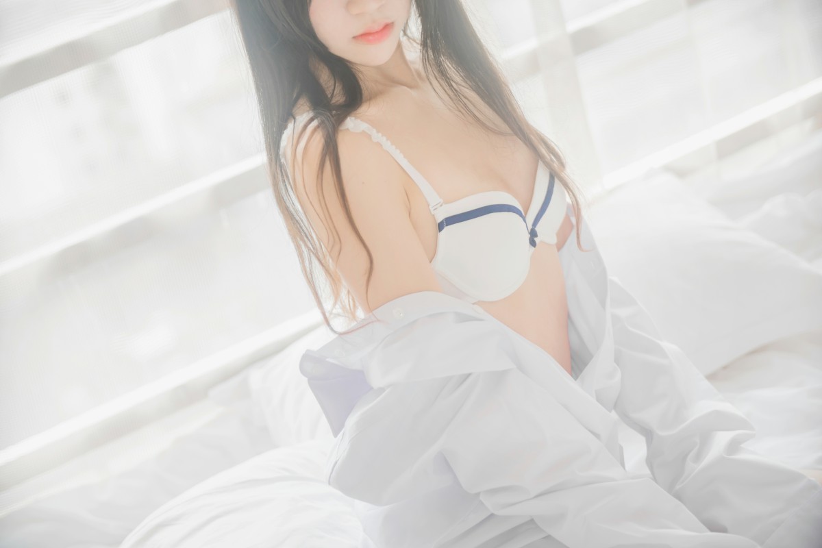 图片[36]-萝莉风COS 桜桃喵 – 白衬衫散发 – COSPLAY-小乔阁